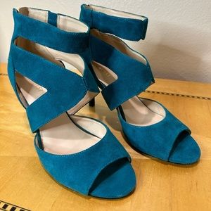 Nine West Back Zip Closure Heels Teal Color